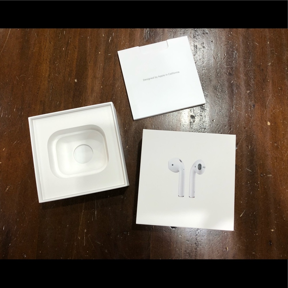 Apple AirPods - Picture 11 of 12